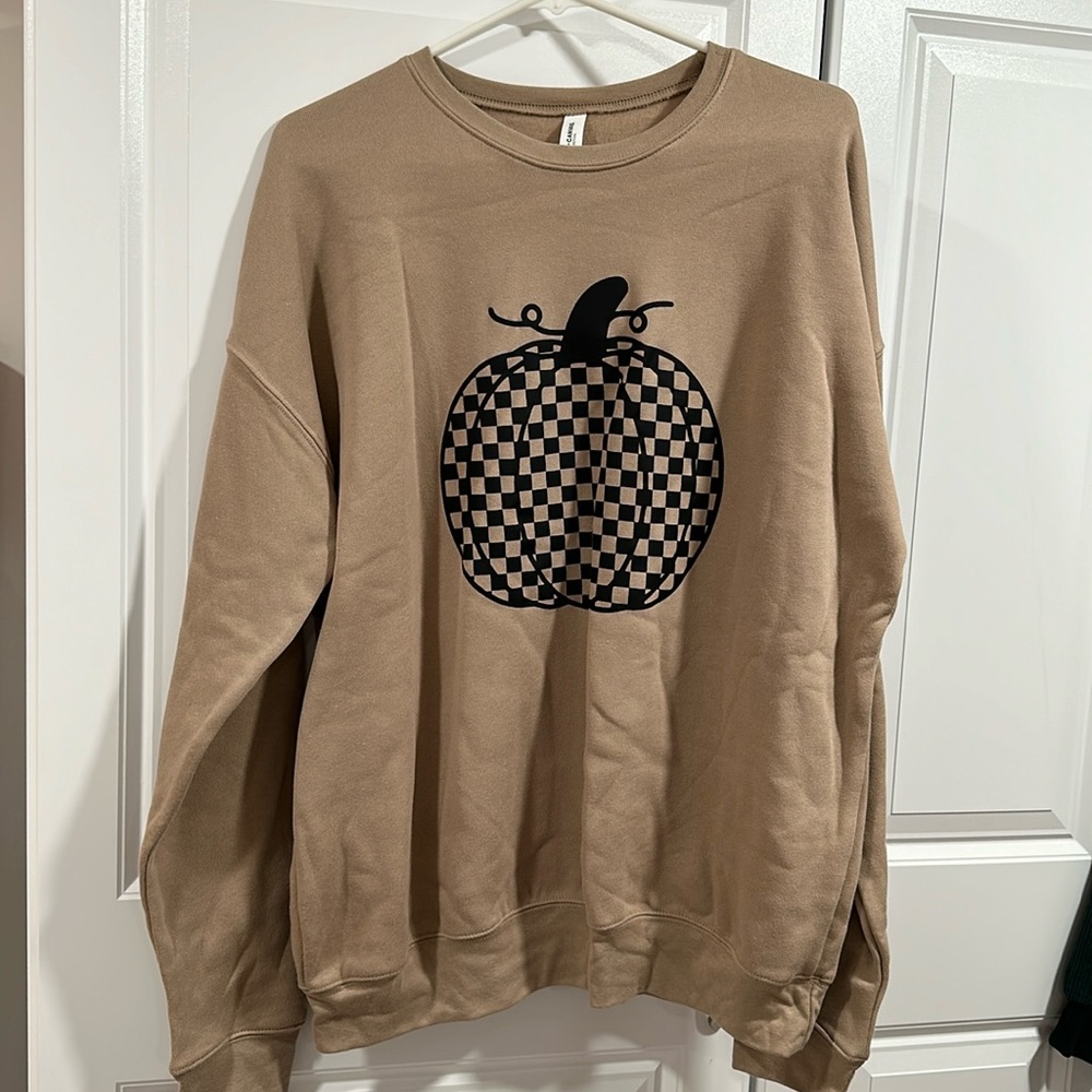 Women’s Bella Canvas boutique pullover checkered pumpkin size large NWOT